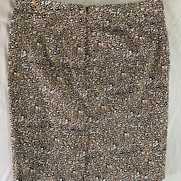 J. Crew tan animal print pencil skirt lined zip back vent size 12 - Picture 6 of 13